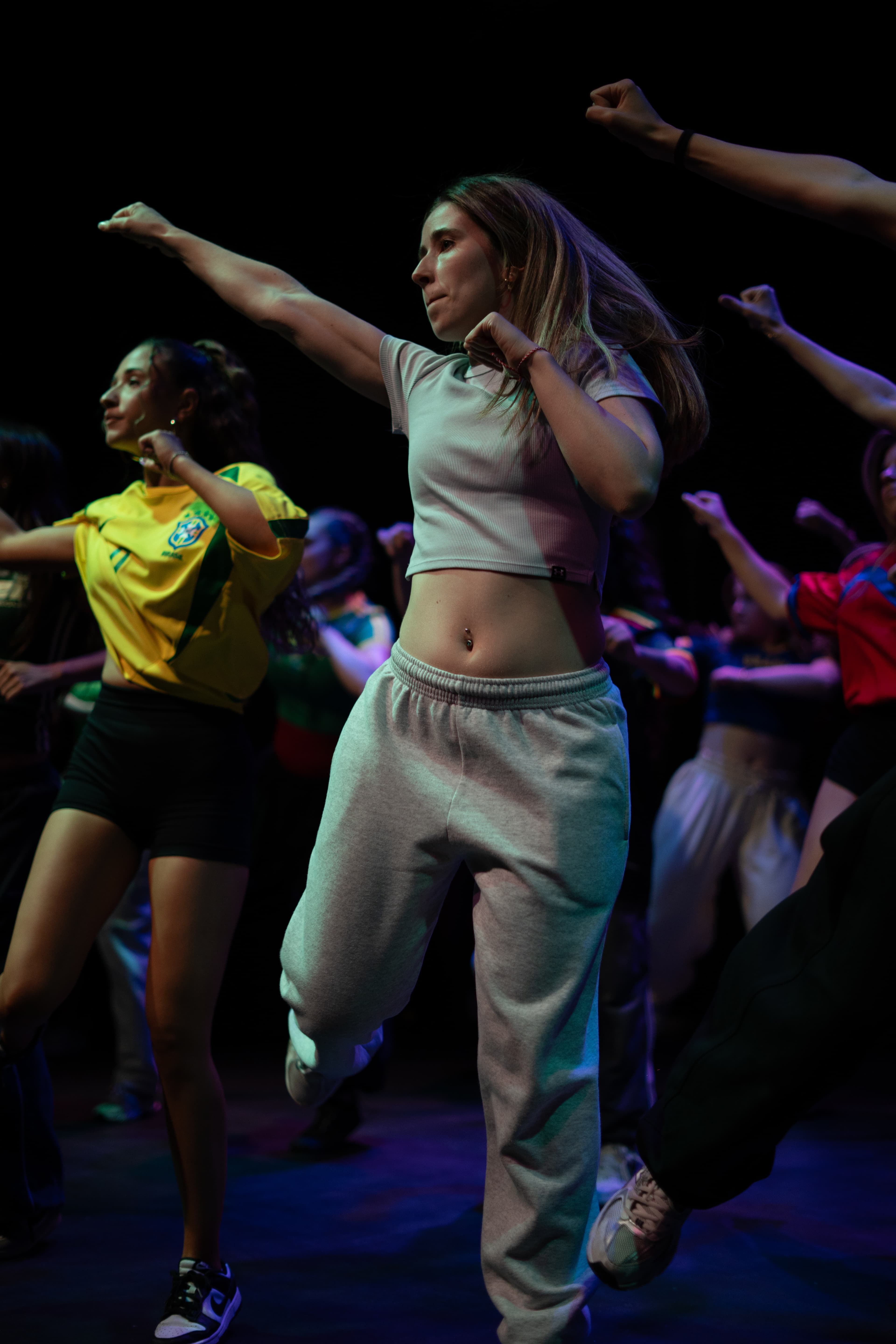 Wave Dance Center 7