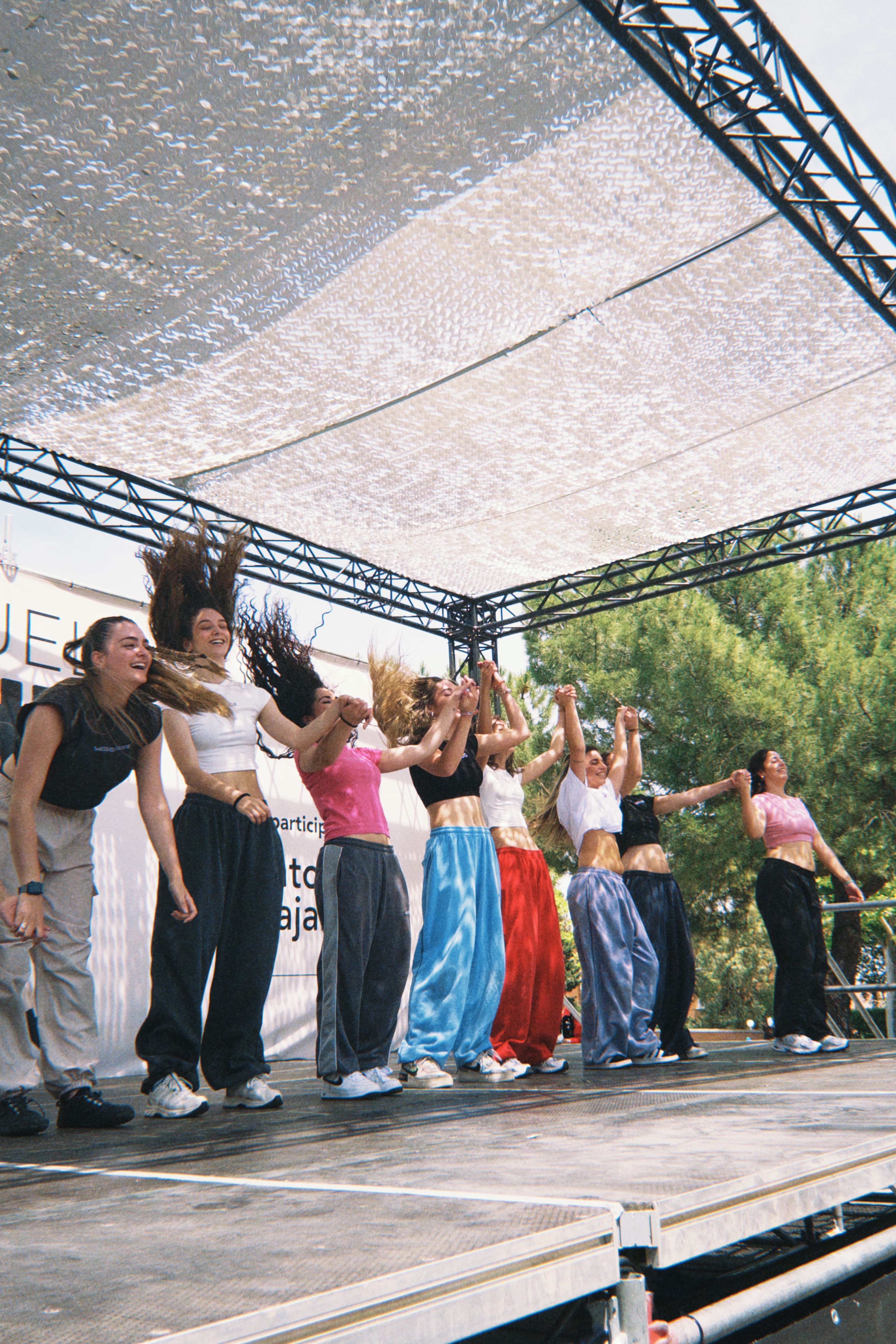 Wave Dance Center 20